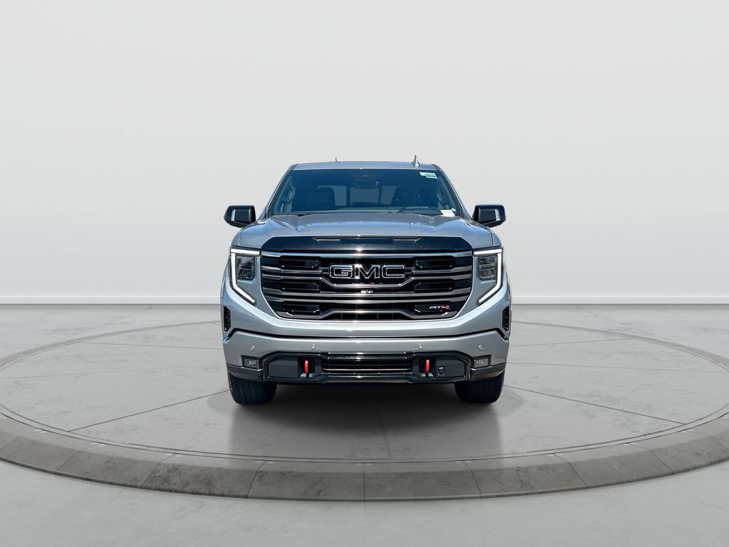 Used 2025 GMC Sierra 1500 AT4 w/ Technology Package AWD/4WD image 3