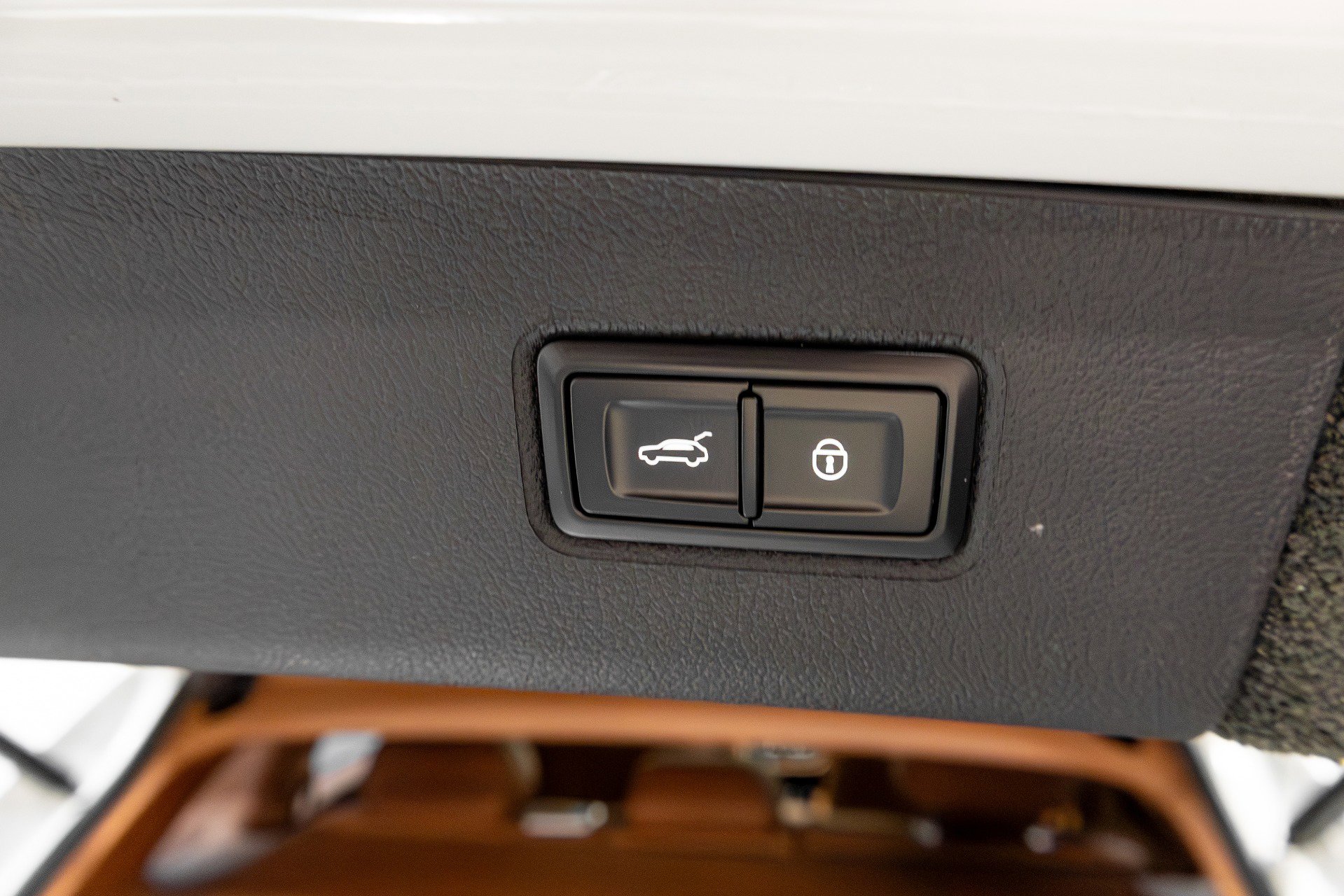 Used 2019 Bentley Bentayga image 42