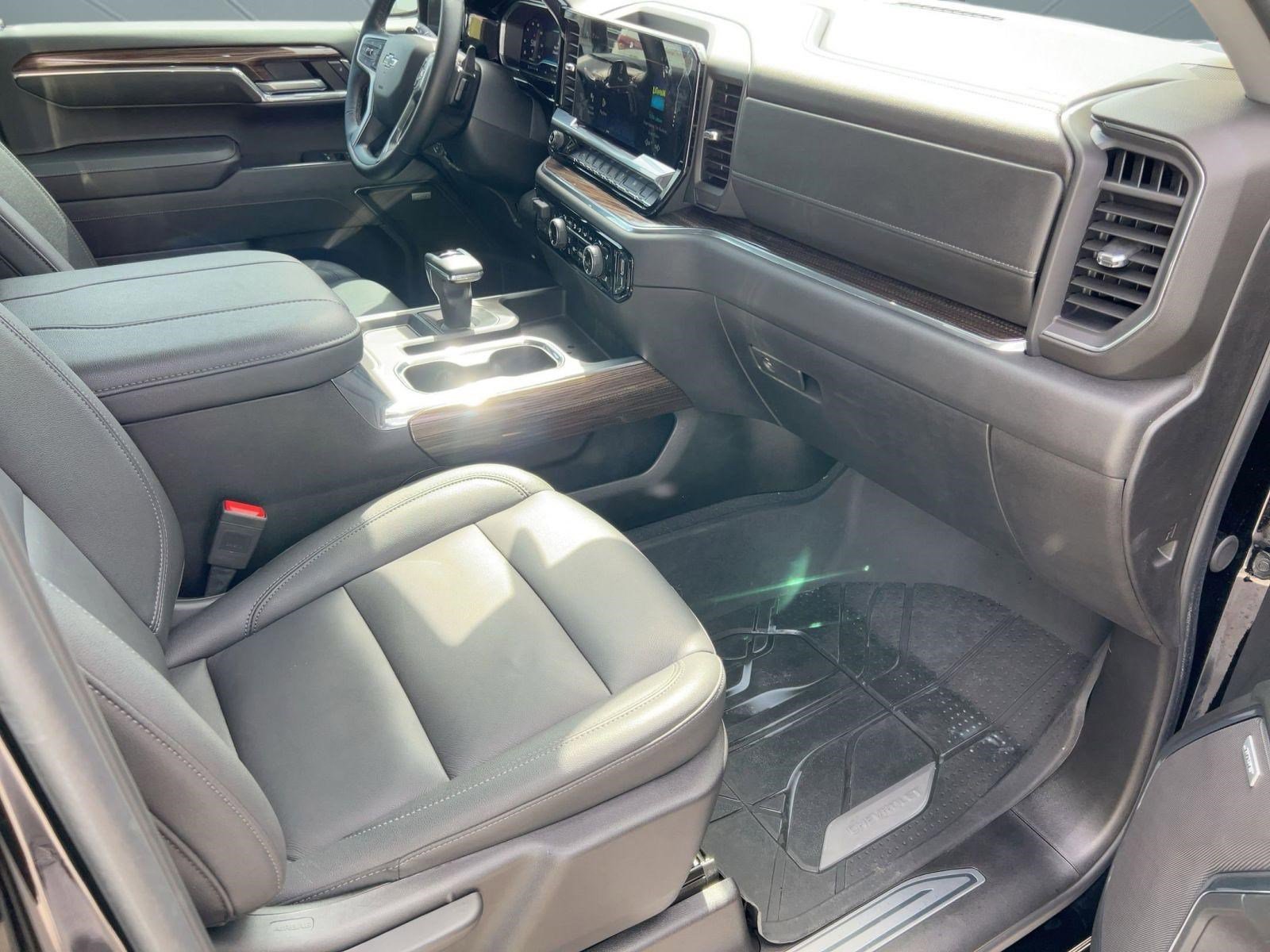 Used 2024 Chevrolet Silverado 1500 RST image 31