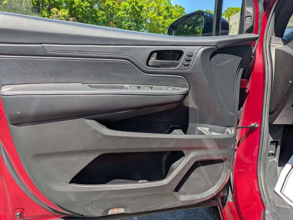 Used 2025 Honda Odyssey Sport-L image 11