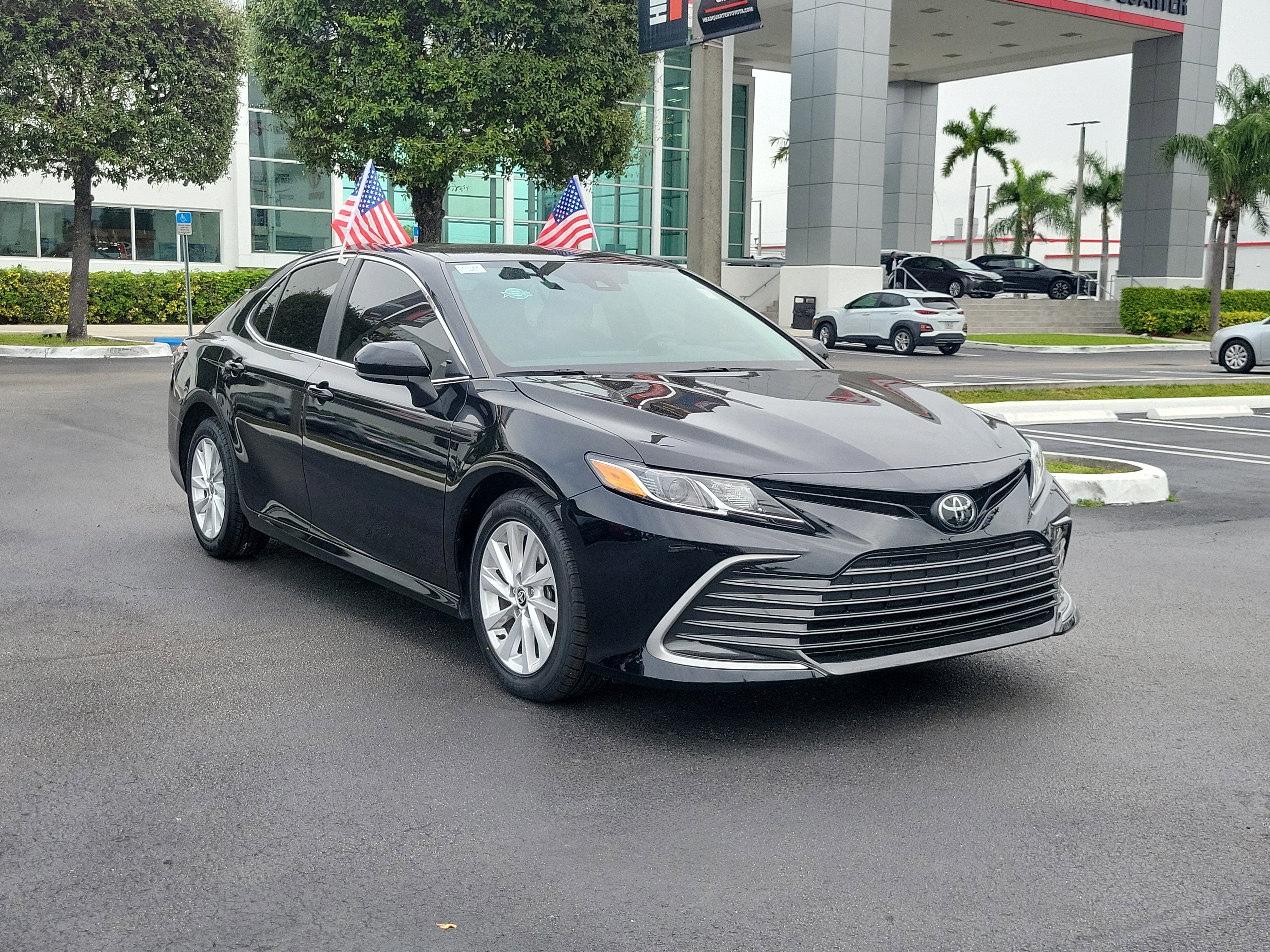 Used 2023 Toyota Camry LE image 2