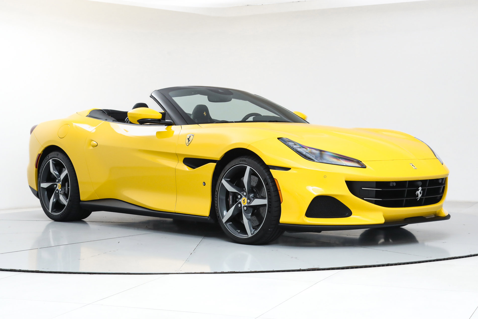 Certified 2023 Ferrari Portofino M image 12