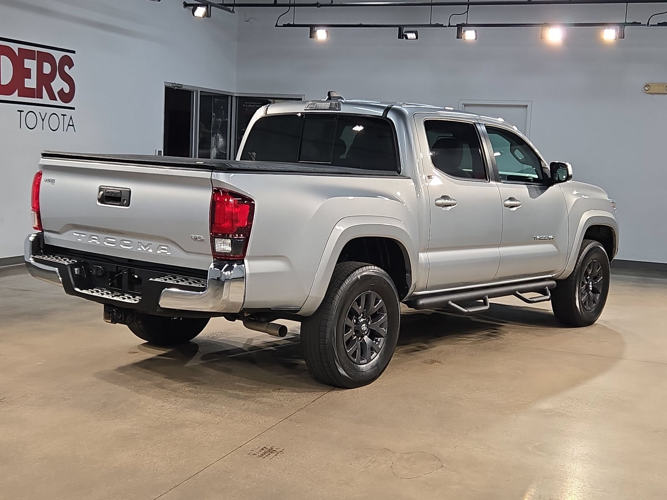 Used 2023 Toyota Tacoma SR5 RWD image 7
