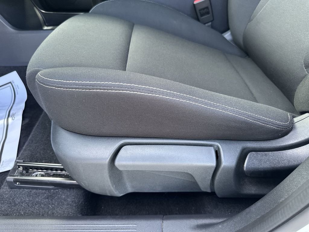 Used 2024 Nissan Rogue S AWD/4WD image 18