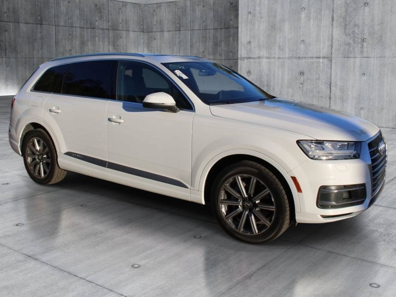 Used 2019 Audi Q7 3.0T Premium Plus w/ Premium Plus Package AWD/4WD image 36