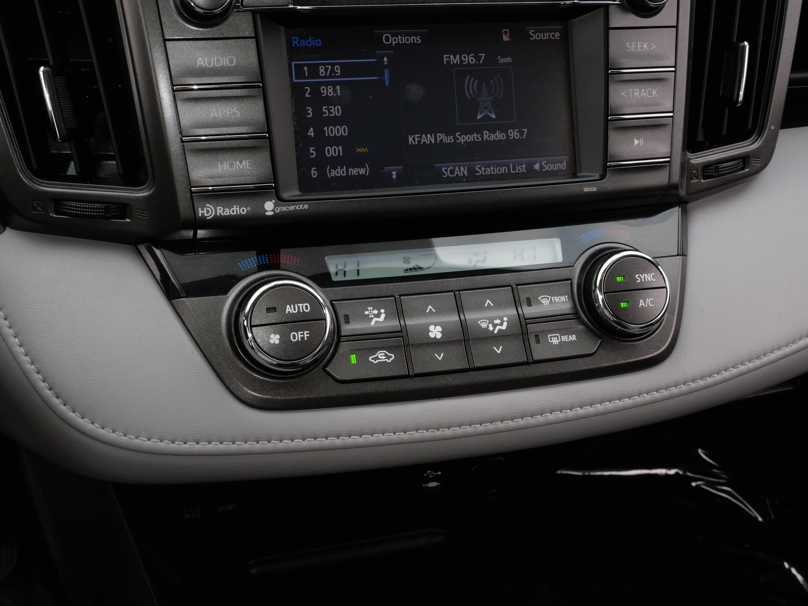 Used 2014 Toyota RAV4 XLE FWD image 23