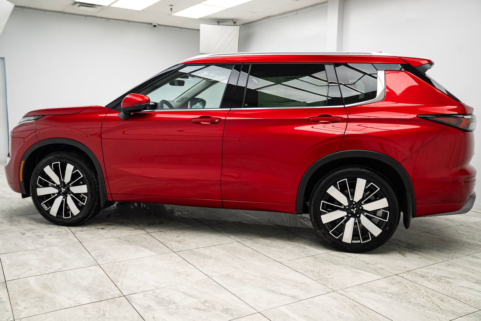 New 2026 Mitsubishi Outlander SEL image 3