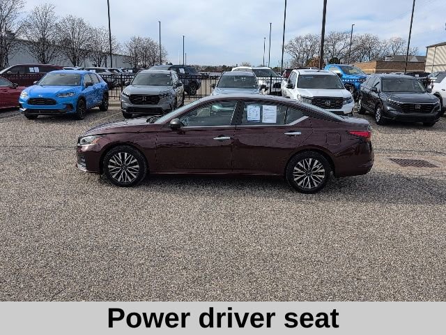 Used 2025 Nissan Altima 2.5 SV image 3