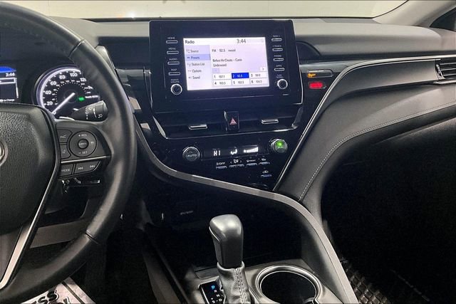 Used 2024 Toyota Camry SE image 9