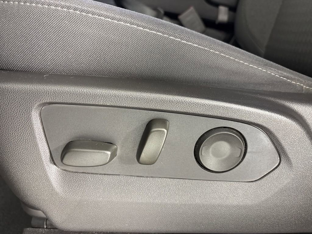 Used 2024 Chevrolet Silverado 1500 Custom w/ Turbomax Blackout Package image 15