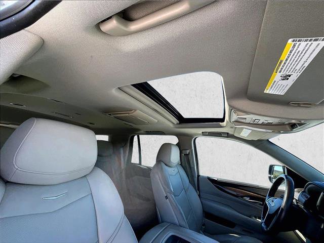 Used 2017 Cadillac Escalade Luxury image 17
