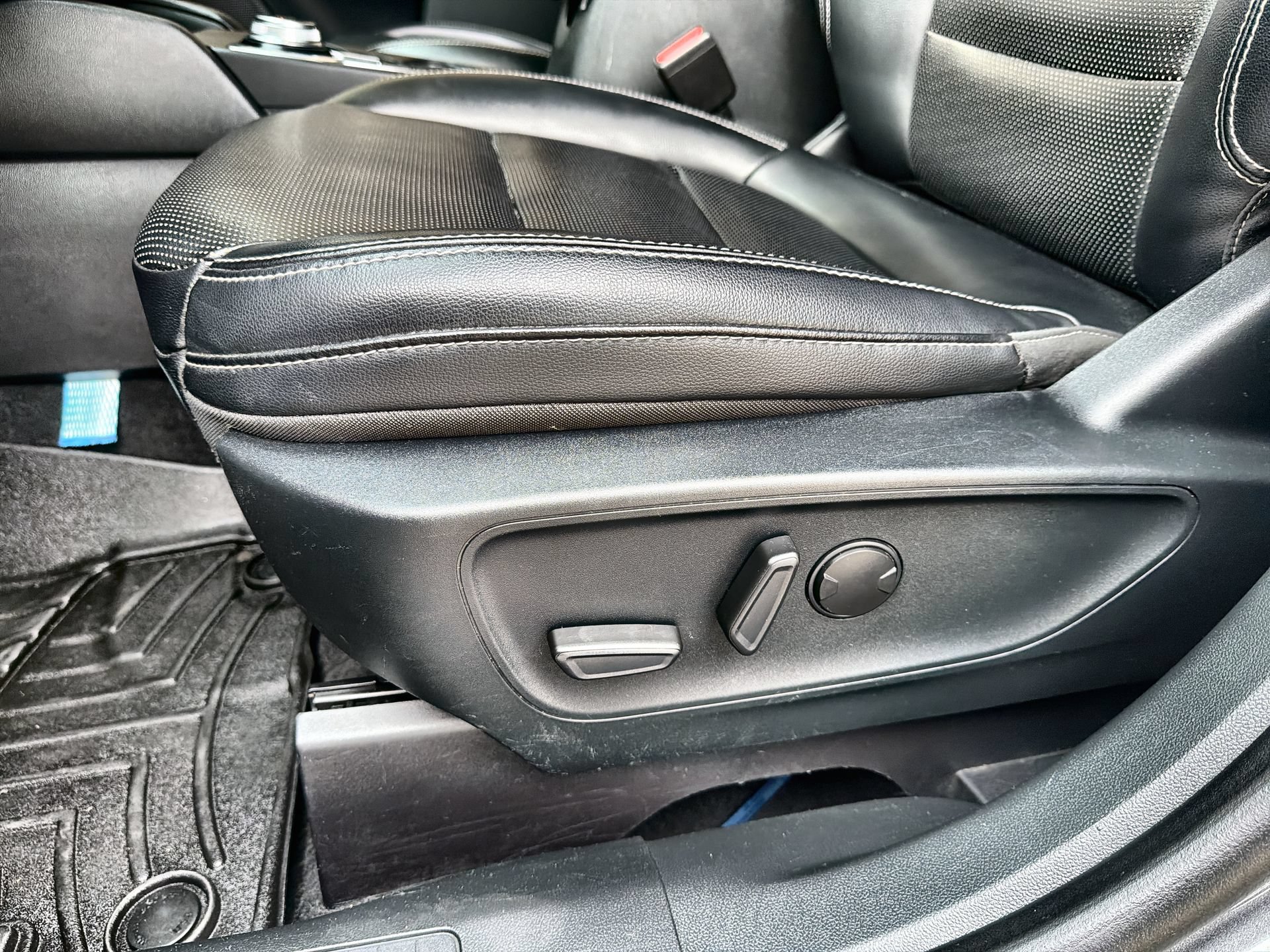 Certified 2021 Ford Escape SEL AWD/4WD image 12