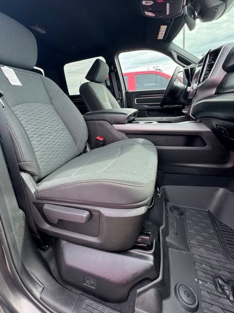 New 2026 RAM 3500 Big Horn AWD/4WD image 14