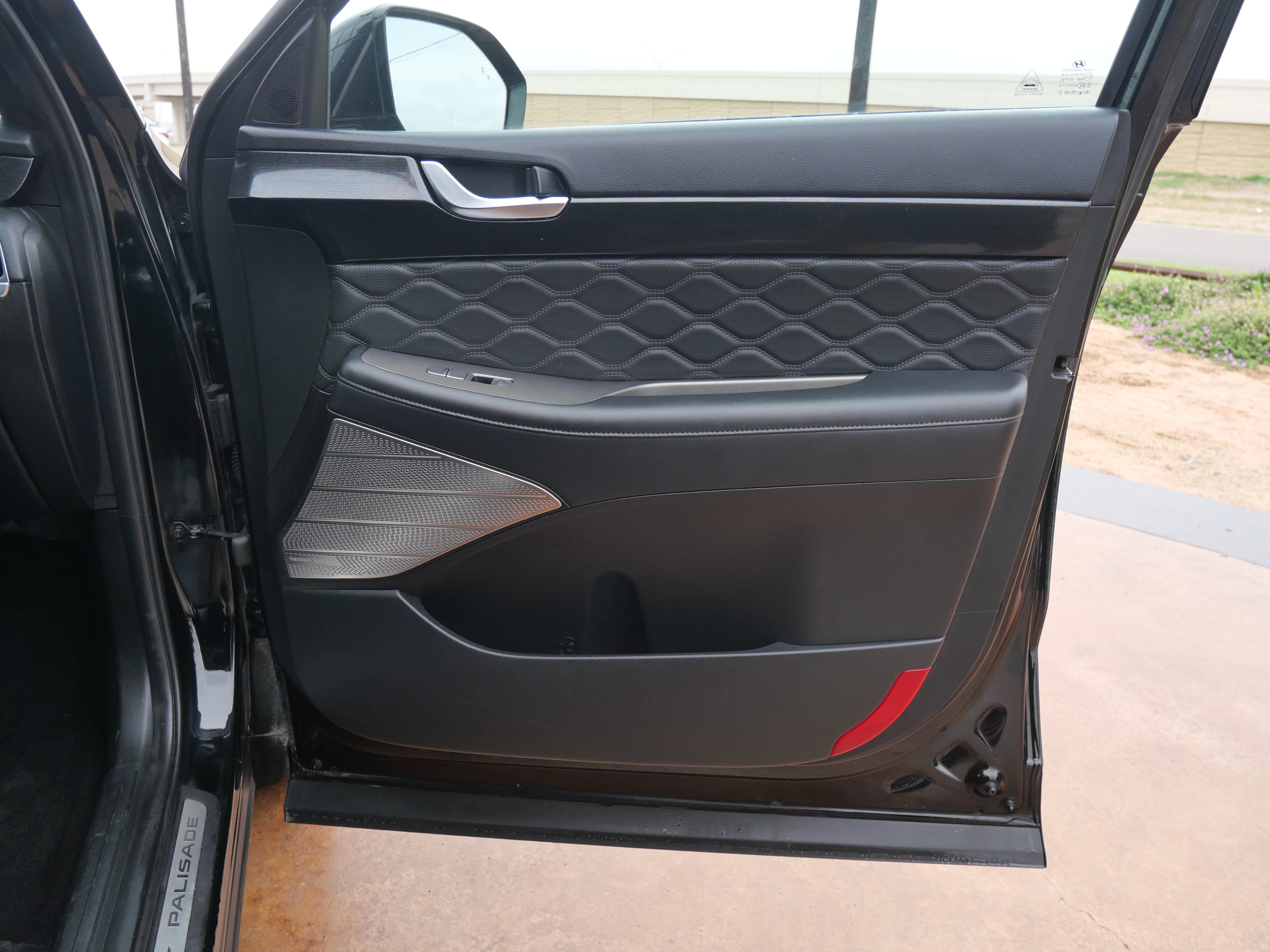 Used 2022 Hyundai Palisade Calligraphy image 17