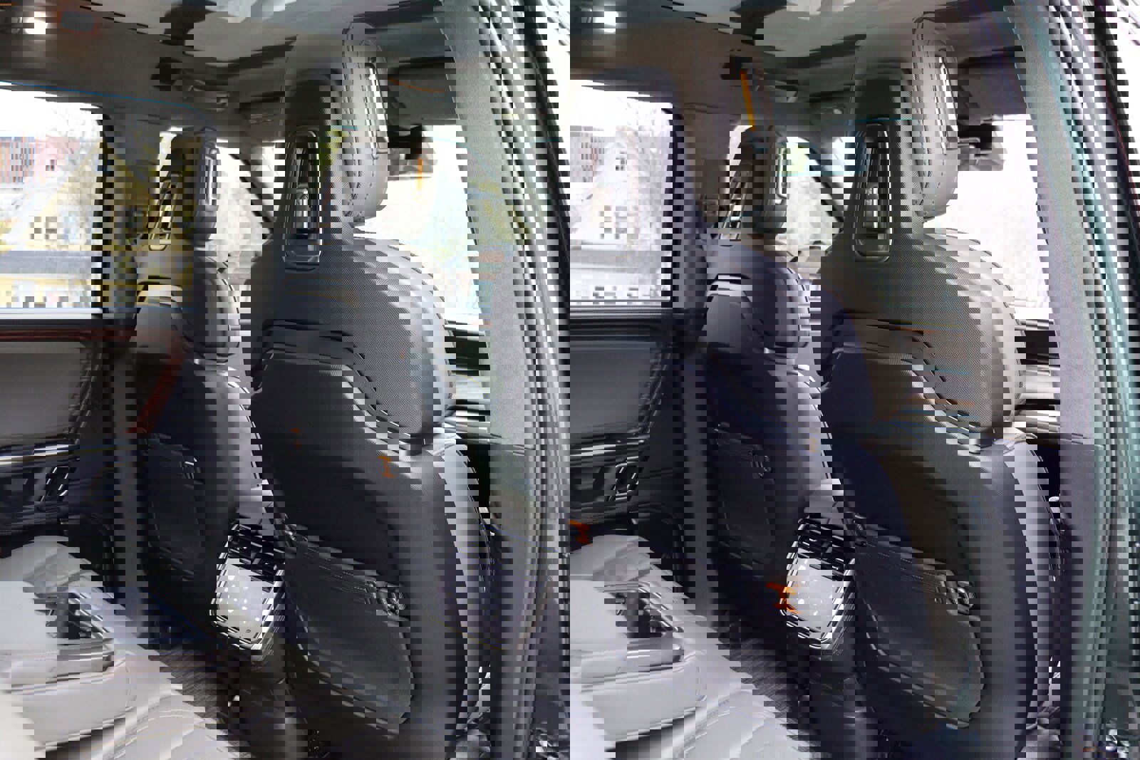 Used 2023 Rivian R1S Adventure image 20