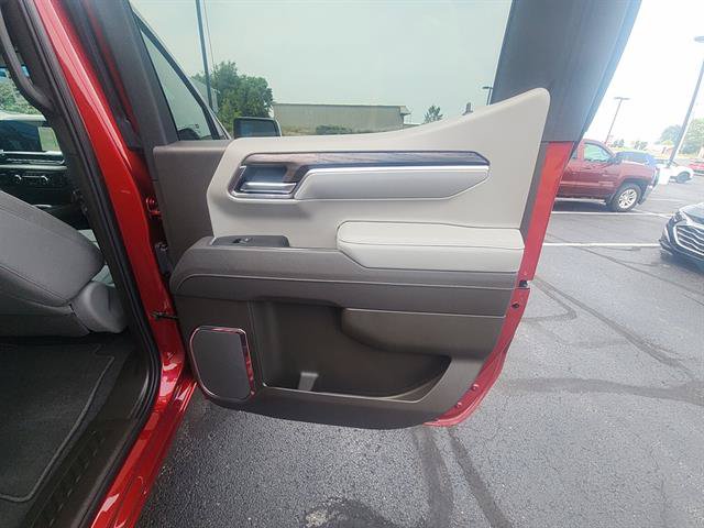 Used 2025 GMC Sierra 1500 SLT w/ SLT Convenience Package AWD/4WD image 13