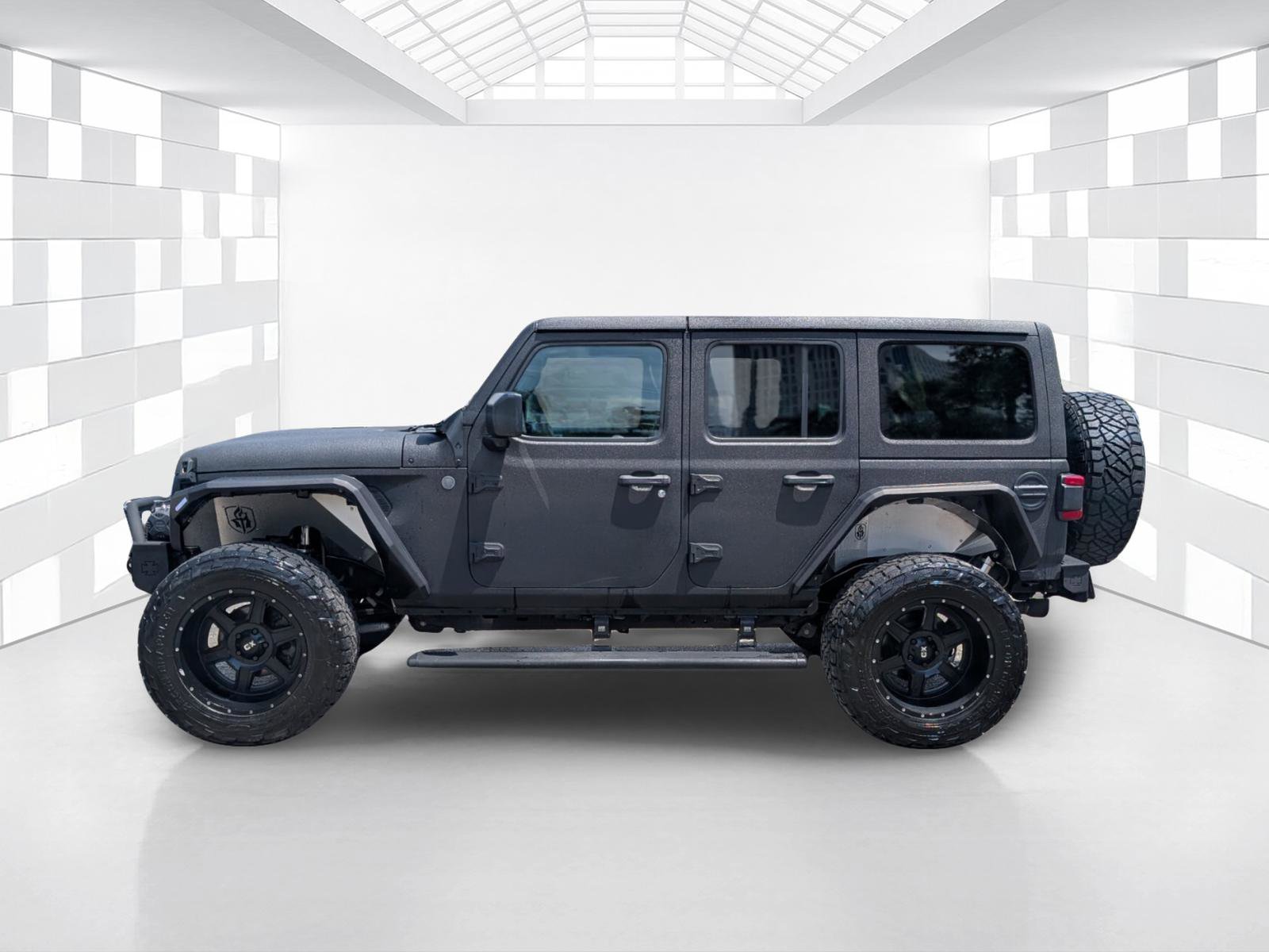 Used 2018 Jeep Wrangler Unlimited Sahara AWD/4WD image 4