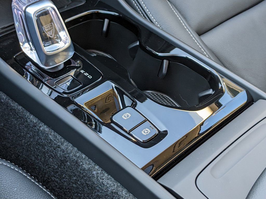 Certified 2026 Volvo XC40 B5 Plus w/ Protection Package Premier image 20