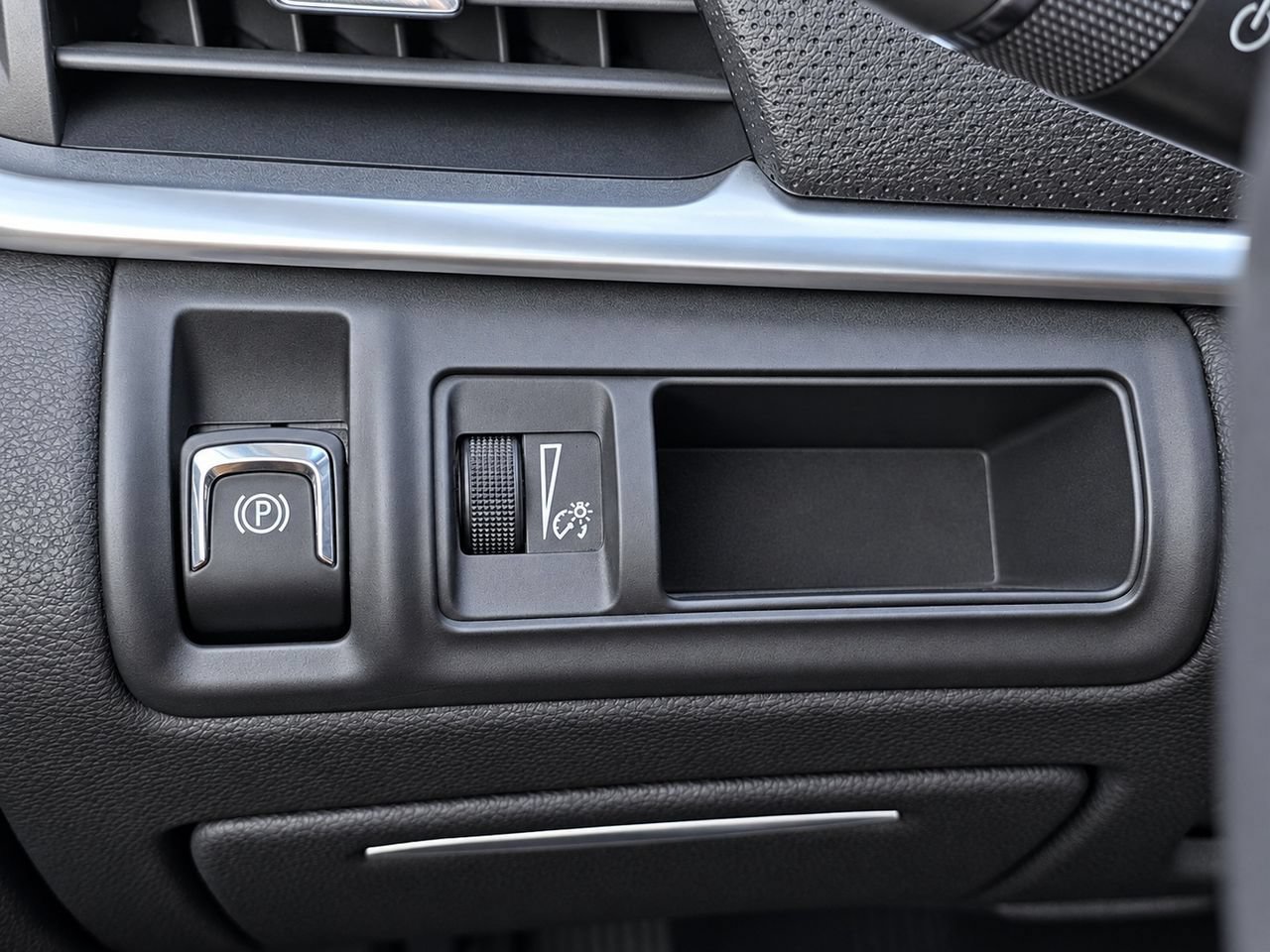 Used 2017 Cadillac XTS Luxury FWD image 30