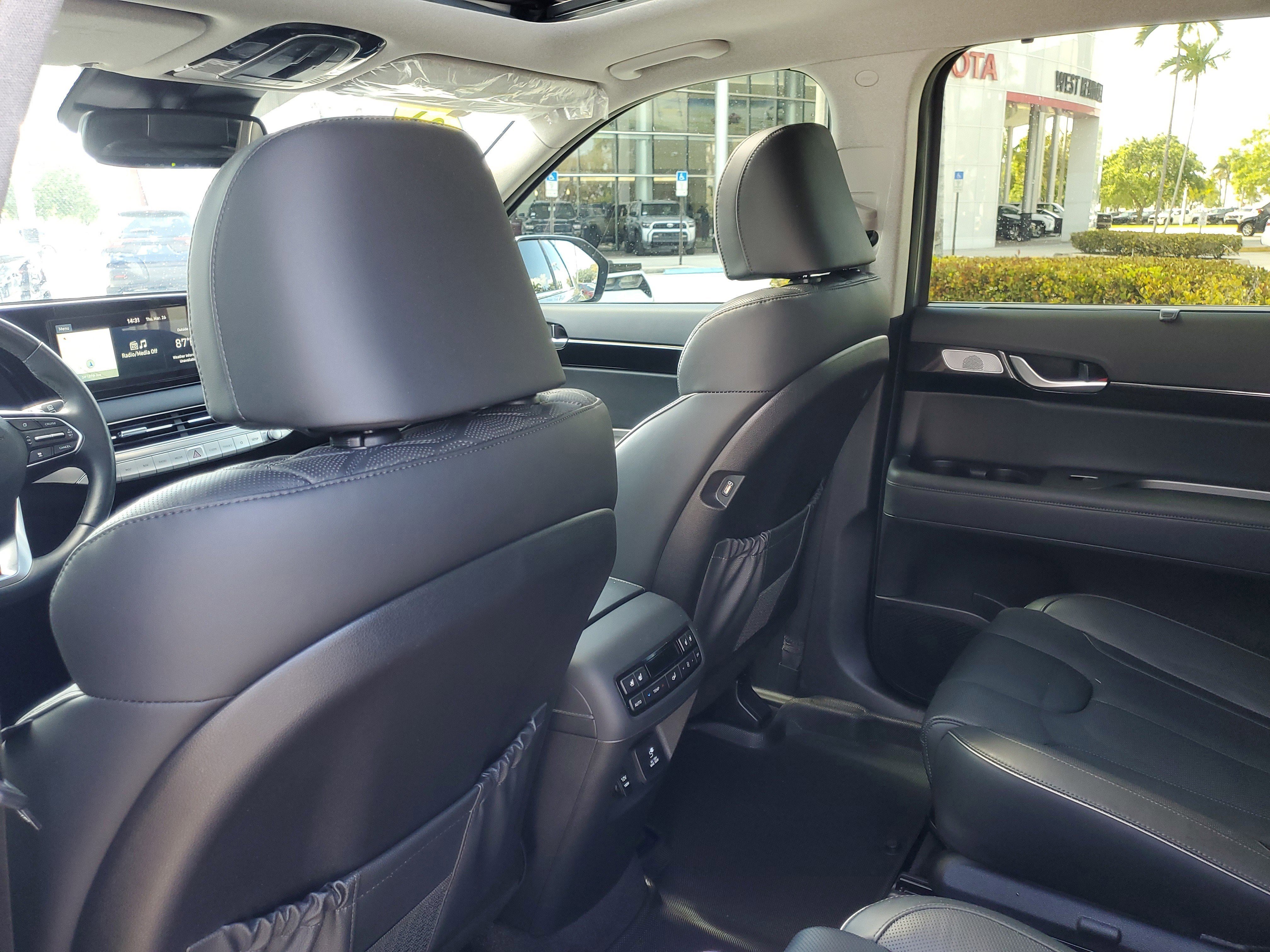 Used 2021 Hyundai Palisade Limited image 13