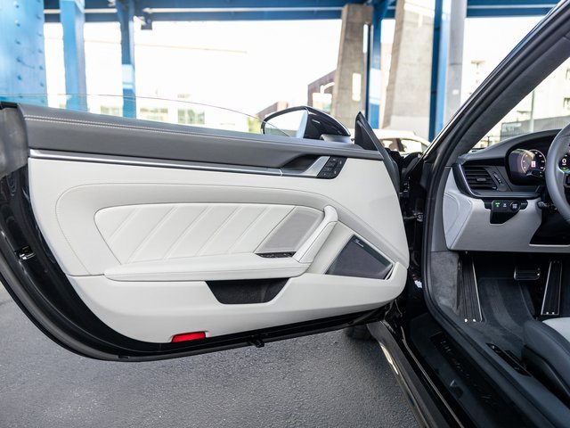 Used 2025 Porsche 911 Carrera GTS image 27