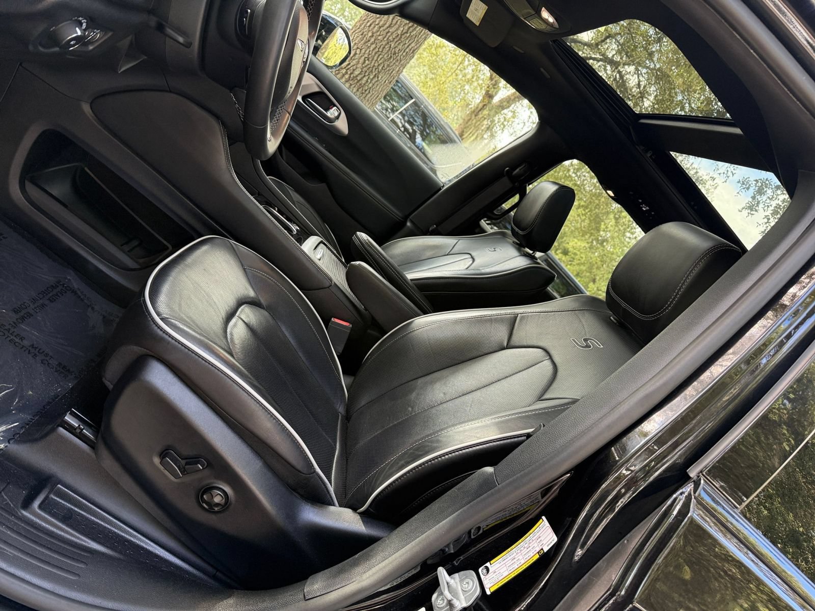 Used 2025 Chrysler Pacifica Limited FWD image 27
