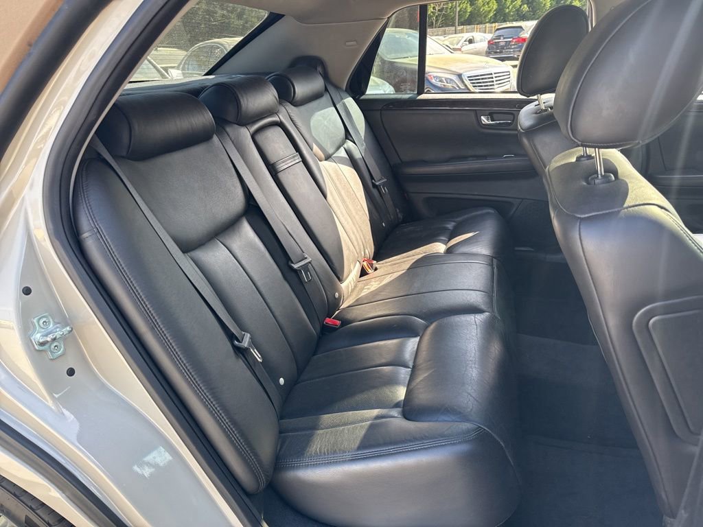 Used 2010 Cadillac DTS Luxury image 9