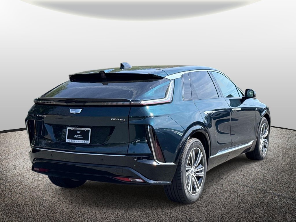 Used 2024 Cadillac Lyriq Luxury AWD/4WD image 2