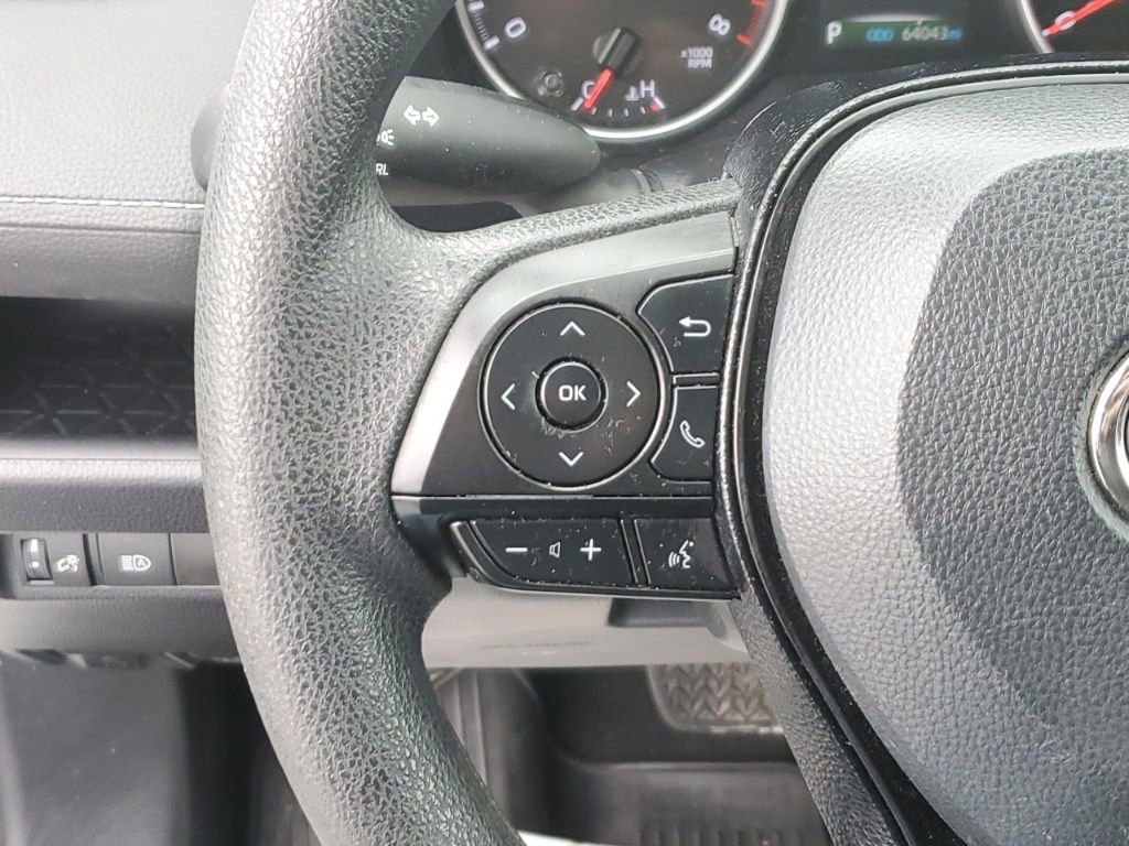 Used 2021 Toyota RAV4 LE image 14