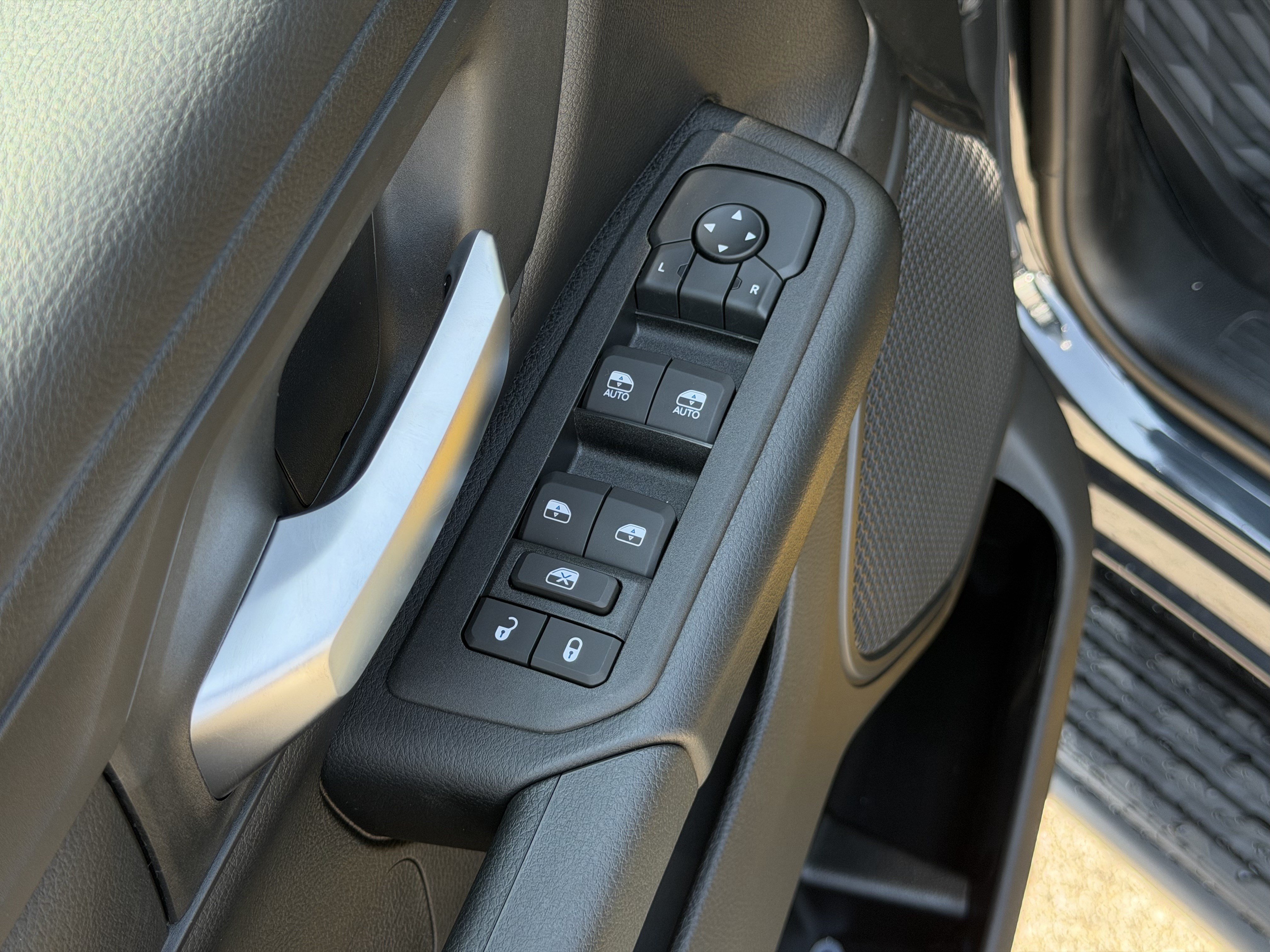 New 2026 RAM 1500 Warlock AWD/4WD image 15