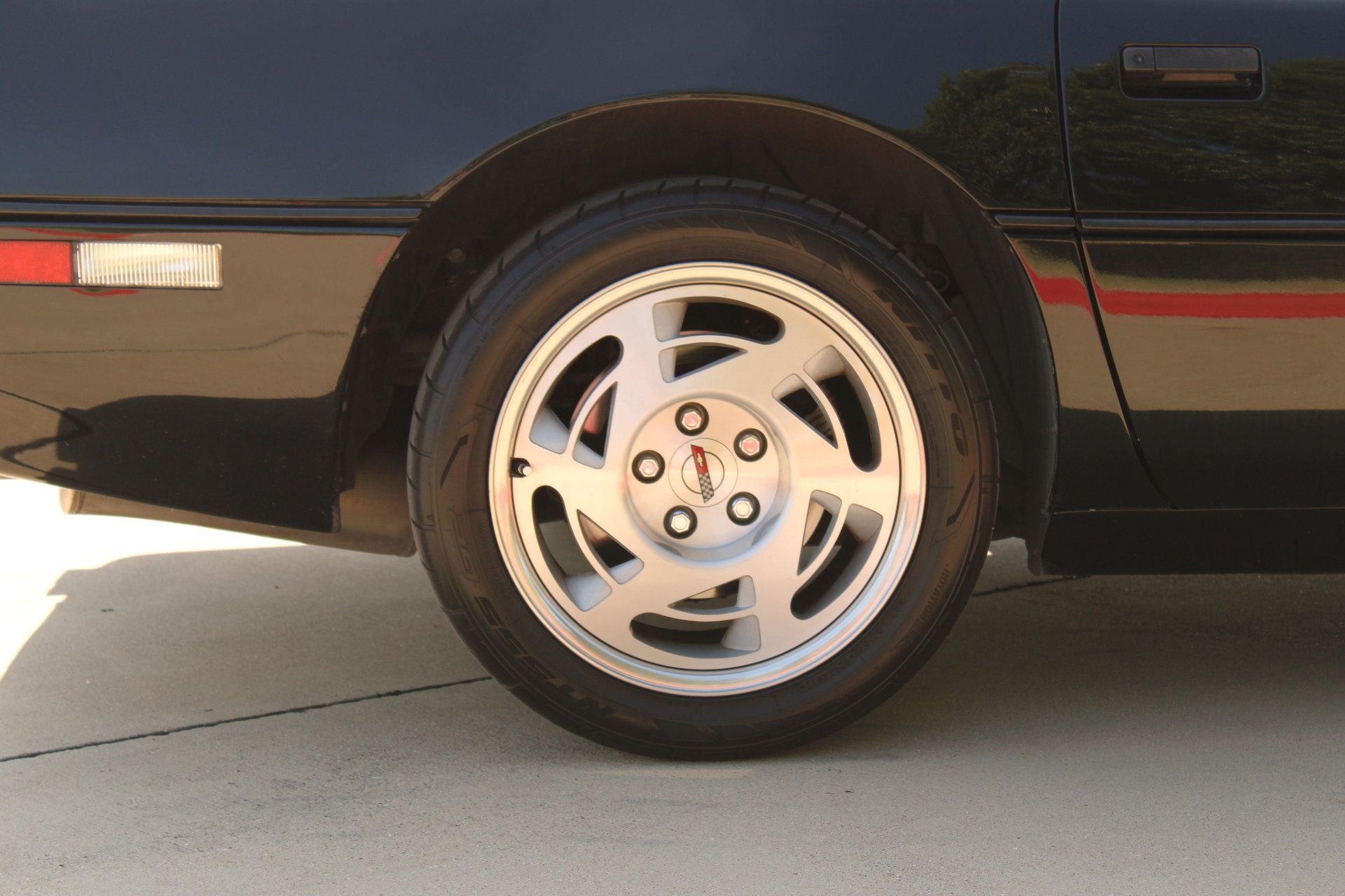 Used 1990 Chevrolet Corvette ZR-1 RWD image 32