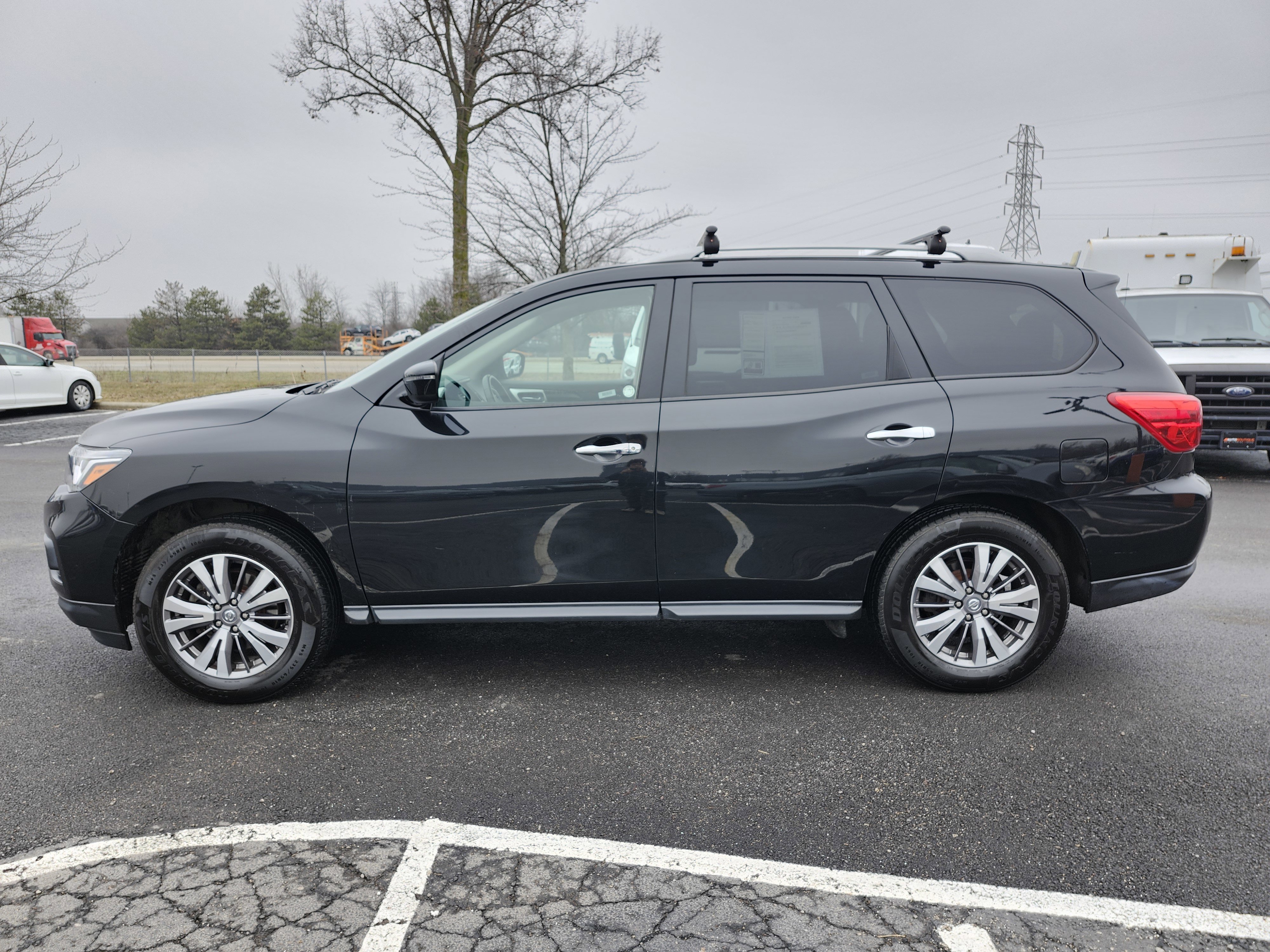 Used 2020 Nissan Pathfinder SV image 7