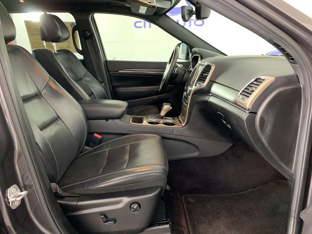 Used 2017 Jeep Grand Cherokee Limited w/ Luxury Group II image 43