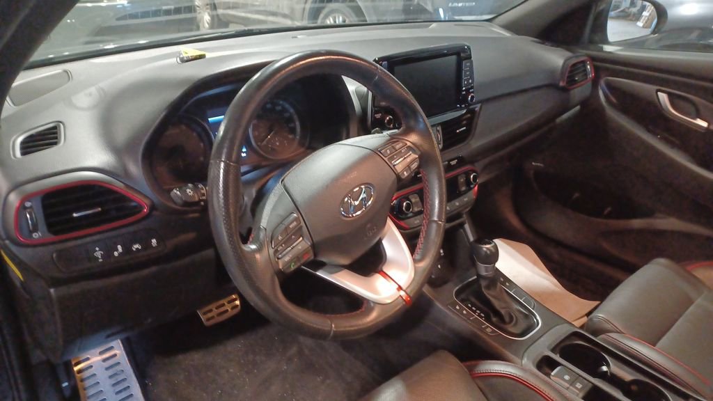 Used 2018 Hyundai Elantra GT Sport w/ Sport Tech Package 04 image 4