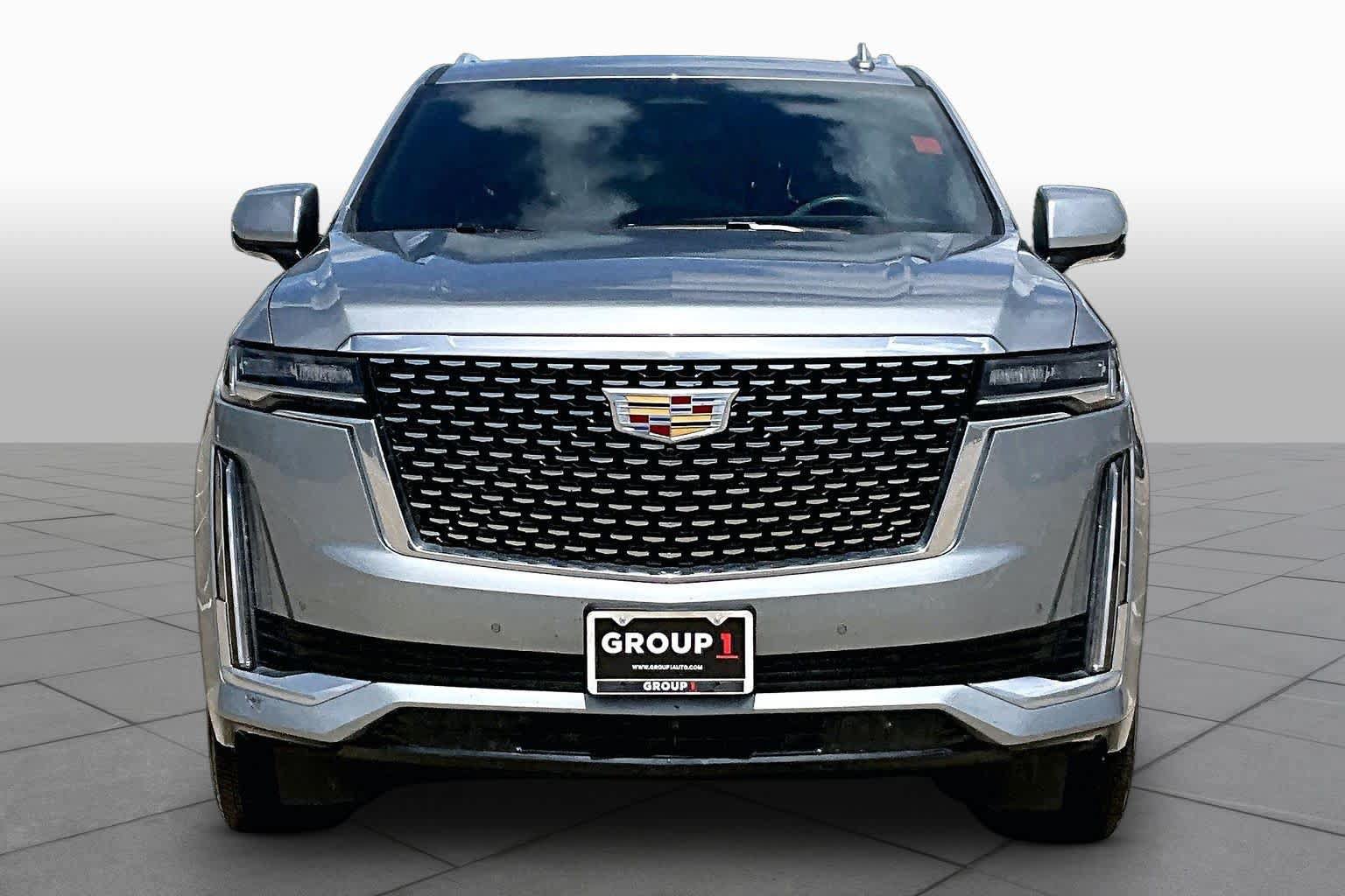 Used 2024 Cadillac Escalade Premium Luxury RWD image 3