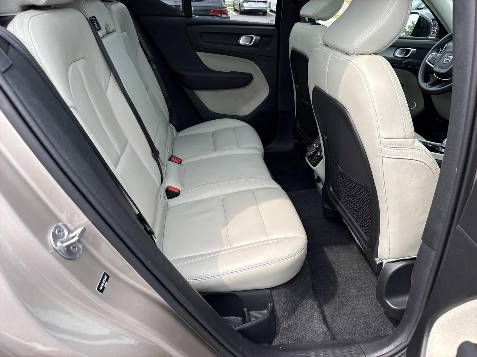 Used 2024 Volvo XC40 B5 Plus w/ Protection Package Premier AWD/4WD image 26
