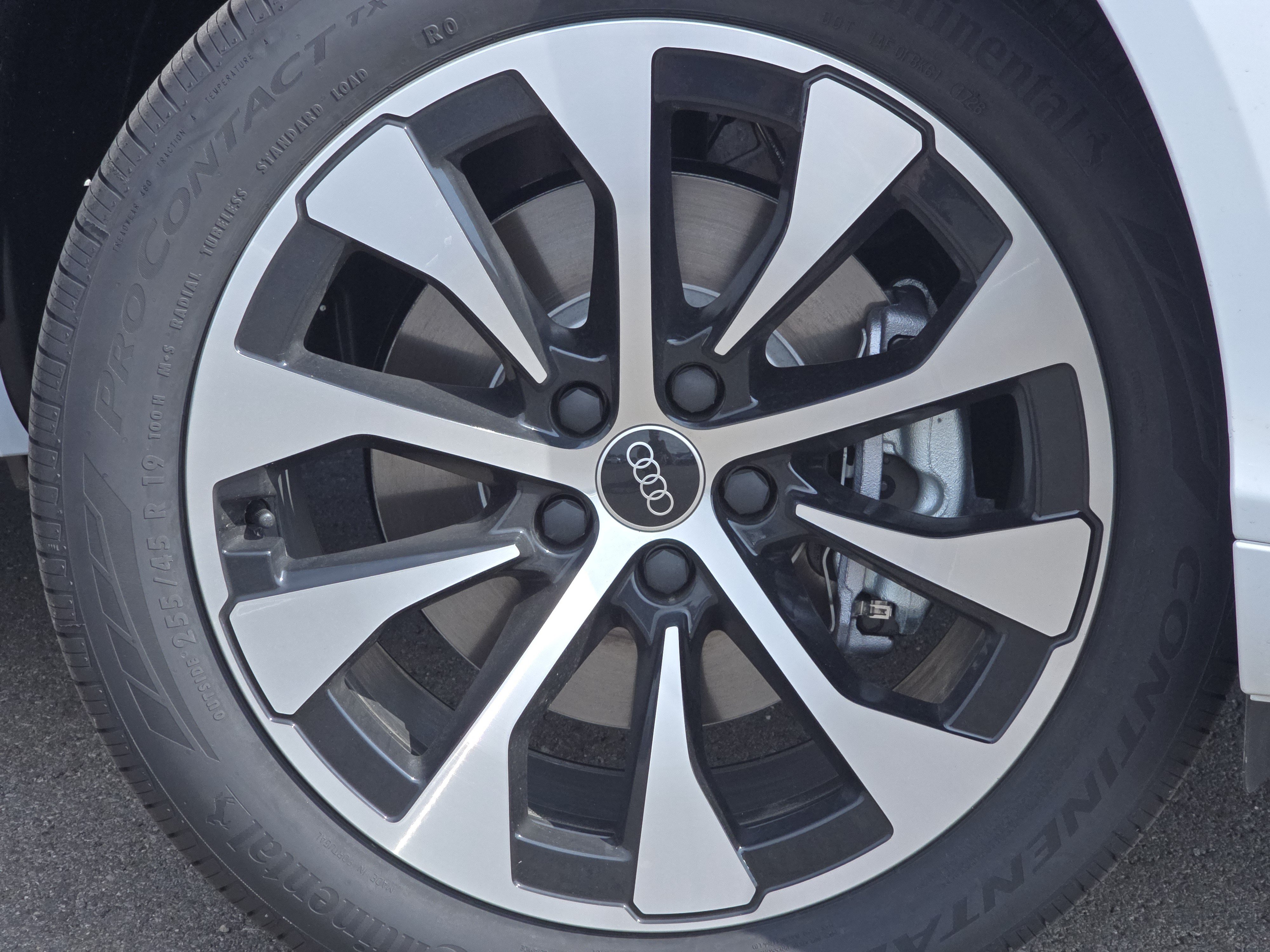 New 2026 Audi Q3 quattro 2.0T AWD/4WD image 16