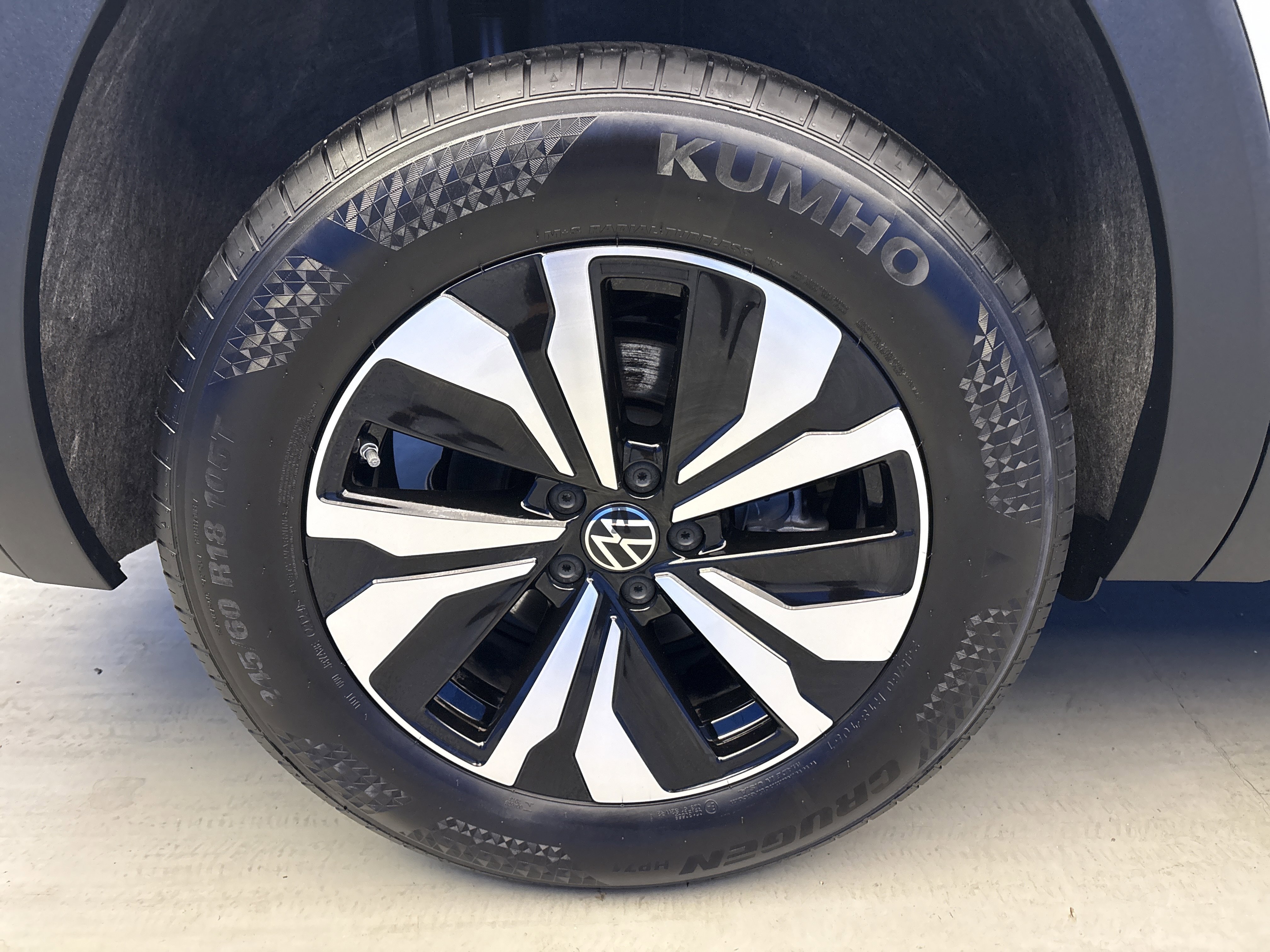 Certified 2024 Volkswagen Atlas Cross Sport SE image 8