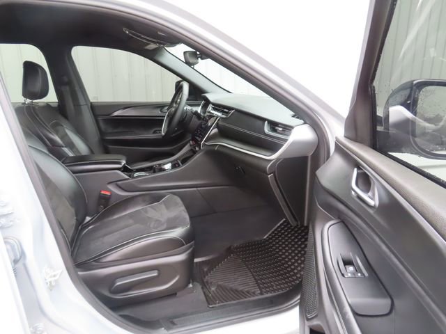 Used 2023 Jeep Grand Cherokee Altitude AWD/4WD image 24