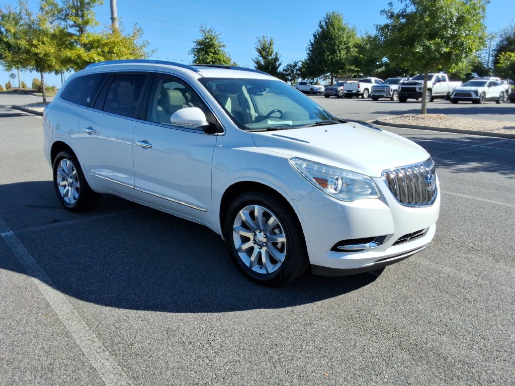 Used 2017 Buick Enclave Premium w/ Experience Buick Package FWD image 3