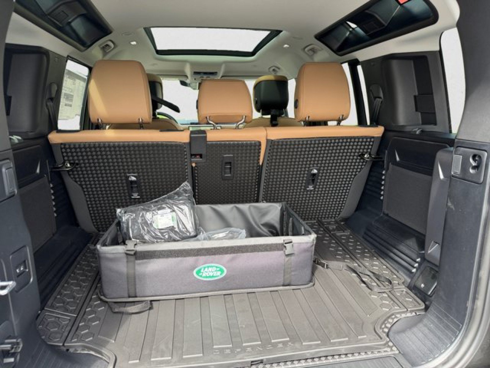 New 2026 Land Rover Defender 110 S AWD/4WD image 19