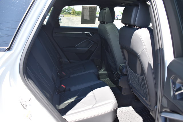 Used 2025 Audi Q3 2.0T Premium w/ Convenience Package AWD/4WD image 24