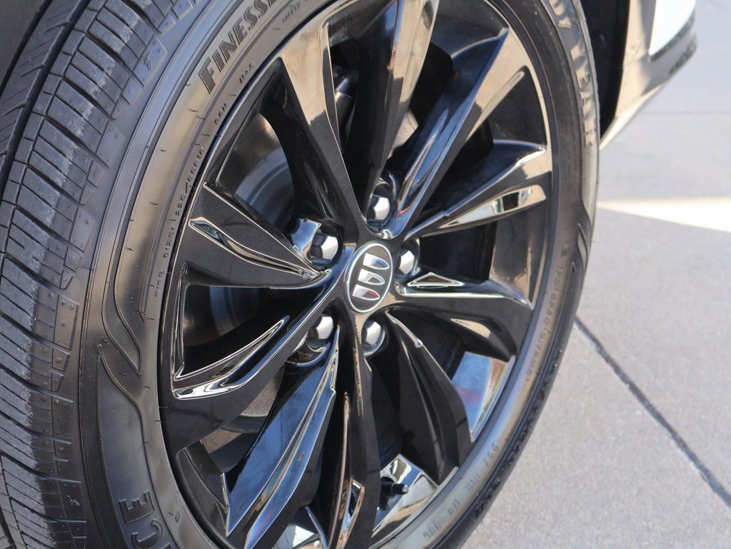 Used 2025 Buick Envista Sport Touring image 47