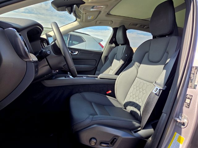 Certified 2026 Volvo XC60 B5 Plus AWD/4WD image 8