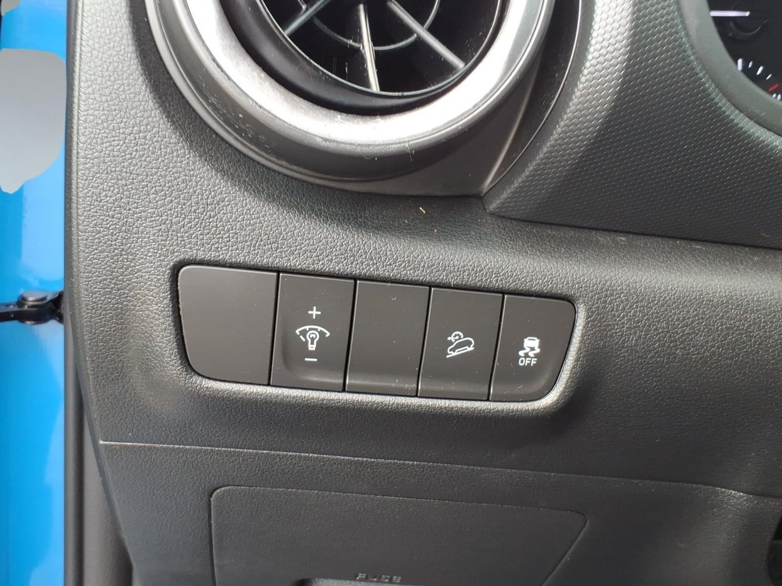 Used 2022 Hyundai Kona SE AWD/4WD image 13