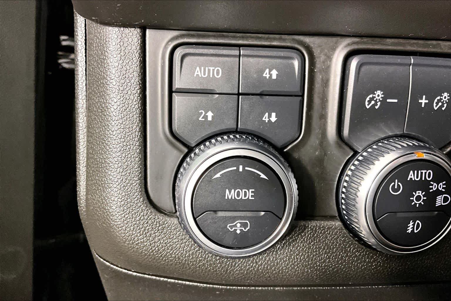 Used 2023 GMC Yukon XL Denali Ultimate AWD/4WD image 35
