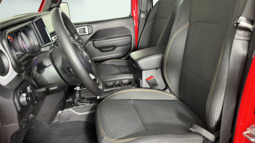 Used 2024 Jeep Wrangler Unlimited Sport AWD/4WD image 16