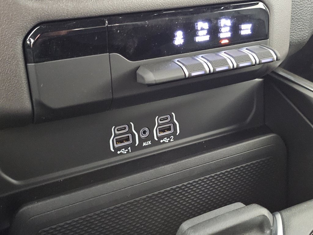 New 2026 RAM 1500 Express AWD/4WD image 29