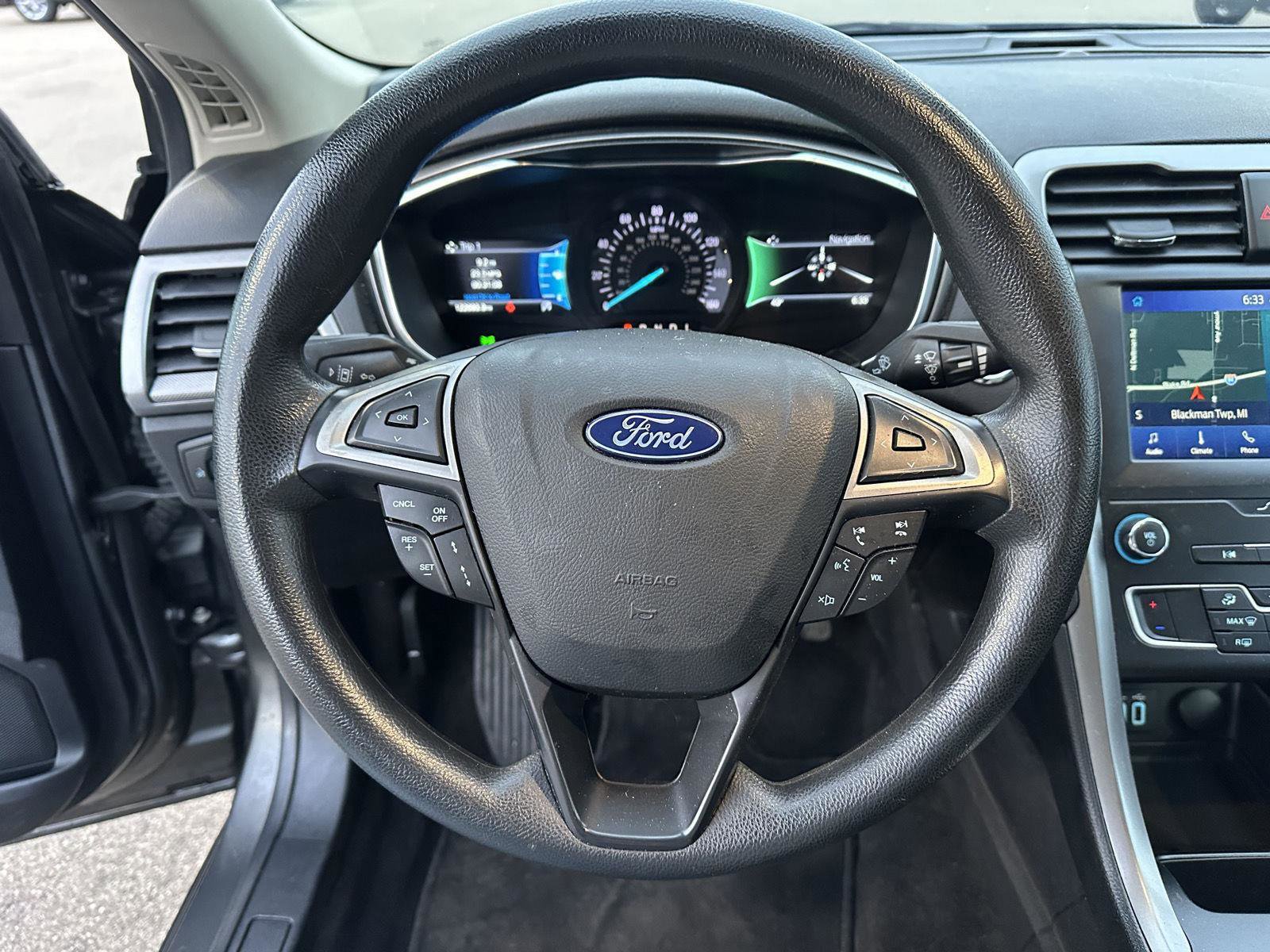 Used 2020 Ford Fusion SE FWD image 21