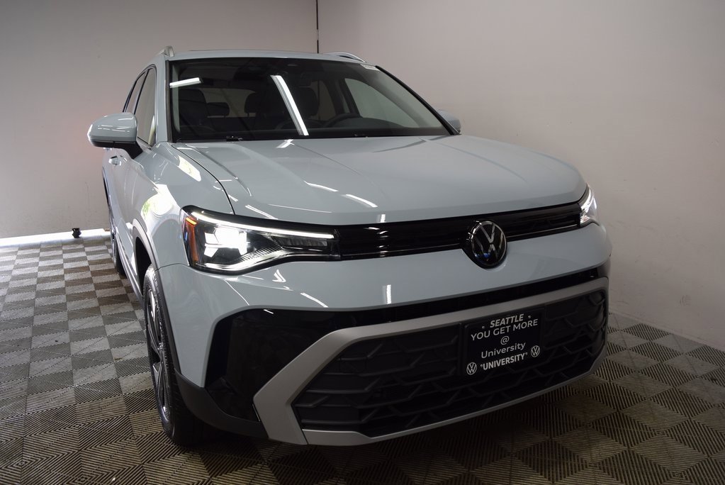 New 2025 Volkswagen Taos SE